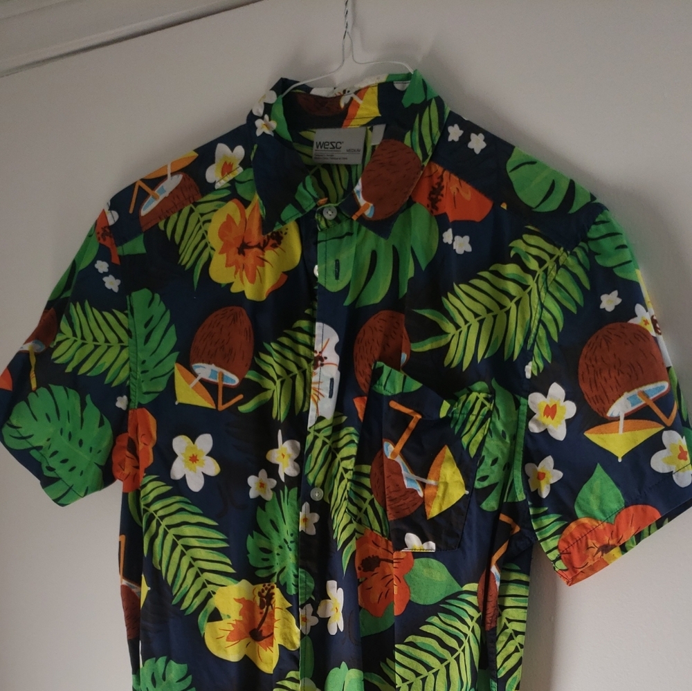 Wesc Vibrant Tropicale Cotton Green and Black Shirt